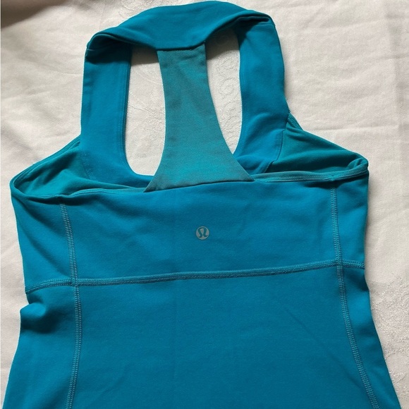 Lululemon Athletica Blue Fitted Tank Top with Cut Out - Picture 3 of 8